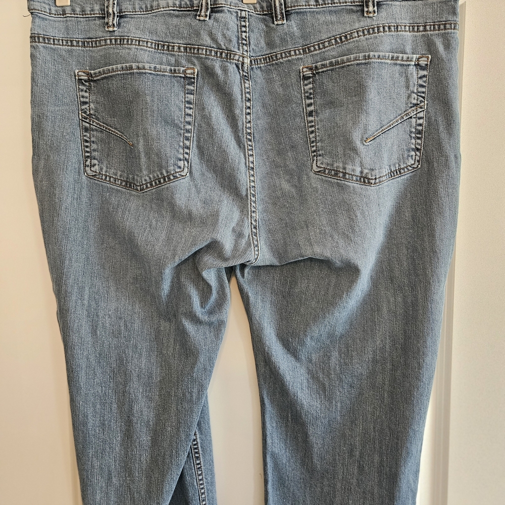 Classic Blue Men's Jeans - Picture 4 of 7